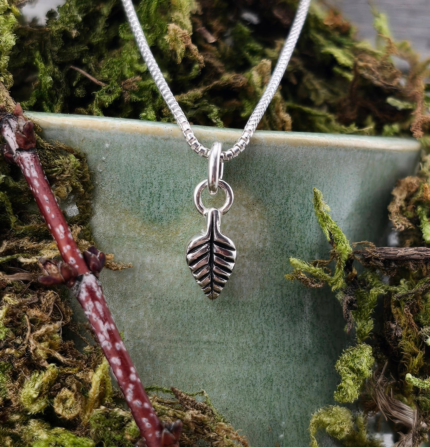 Dainty Timeless Leaf Pendant